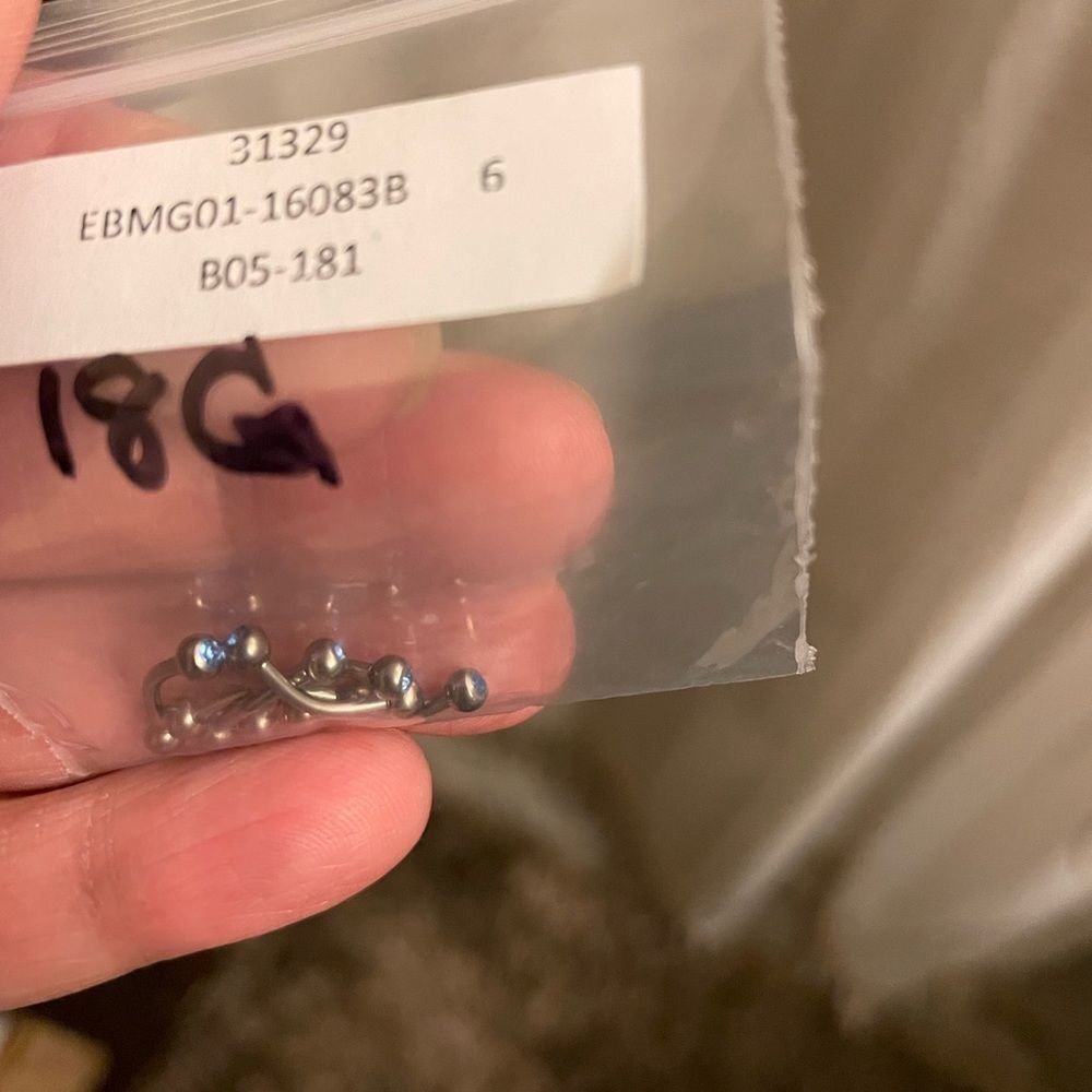 6 brand new 18G stainless steel bars with light blue round ball